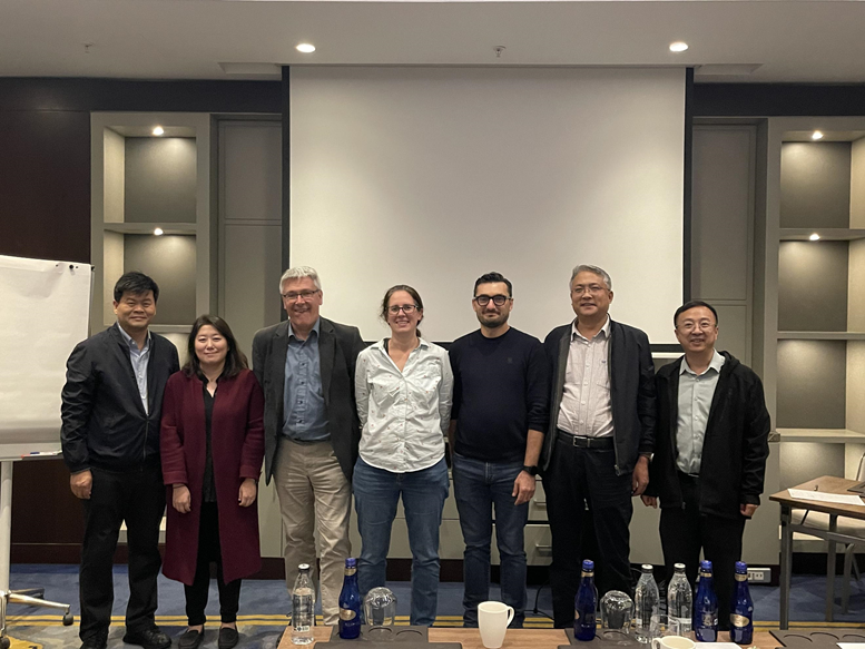 所长郑海学率队参加第20次WOAH/FAO口蹄疫参考实验室网络年会